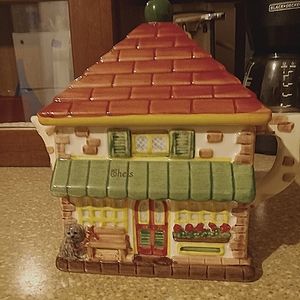 Hallmark brand Tea Pot vintage brand new never used